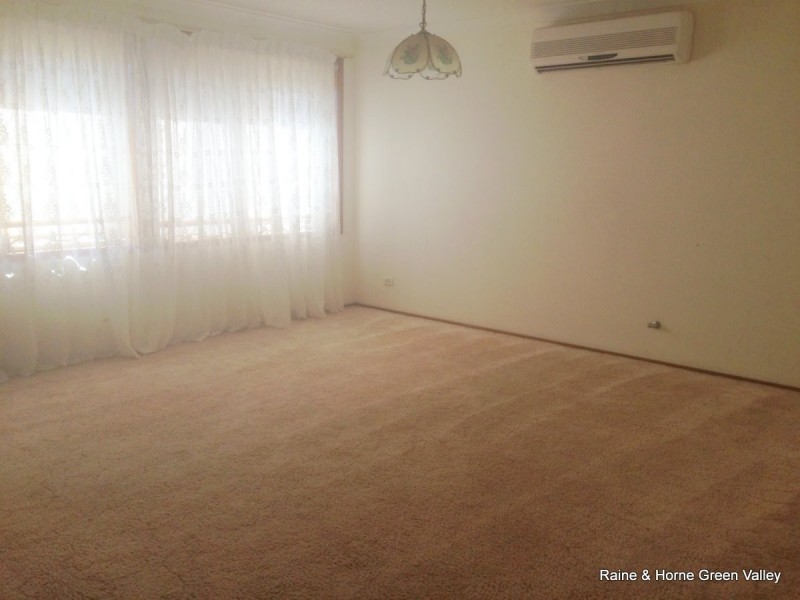 5 Brolga Crescent, Green Valley NSW 2168