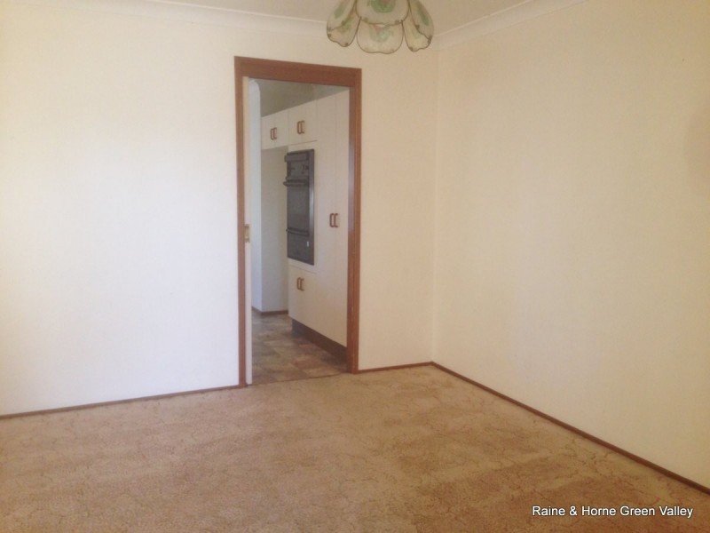 5 Brolga Crescent, Green Valley NSW 2168