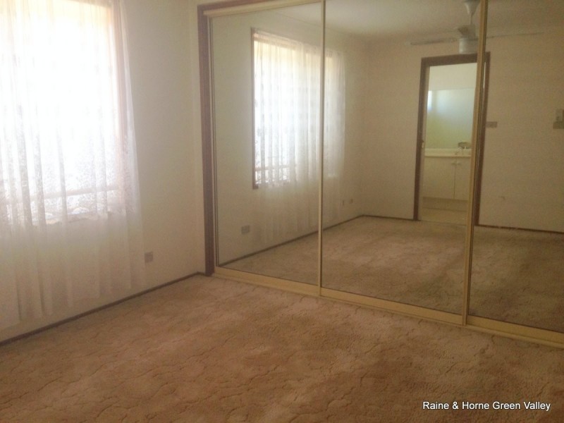 5 Brolga Crescent, Green Valley NSW 2168