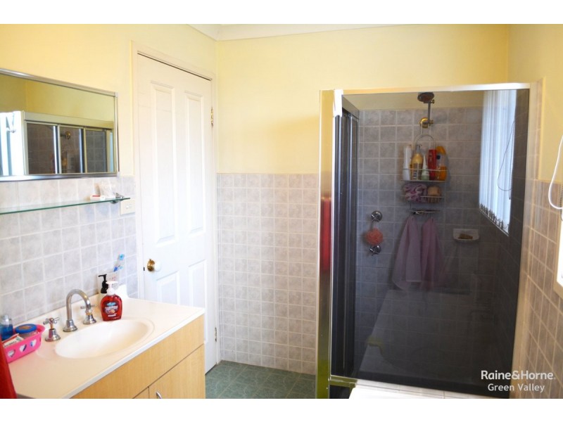 7 Macadamia Street, Prestons NSW 2170