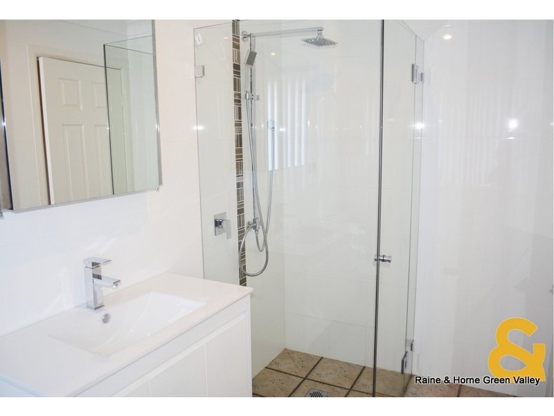 14 St Helens Close, West Hoxton NSW 2171