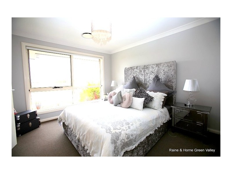 24 Bird Walton Avenue, Middleton Grange NSW 2171