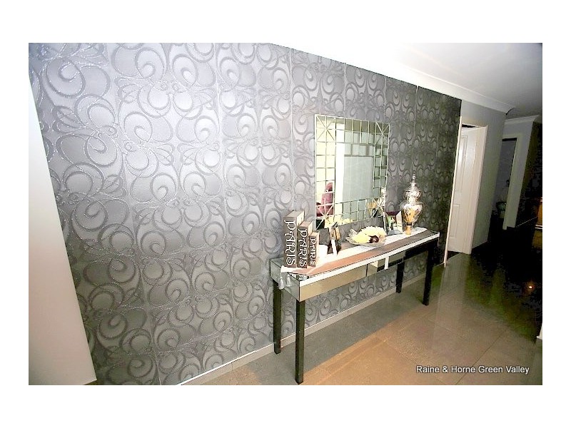 24 Bird Walton Avenue, Middleton Grange NSW 2171