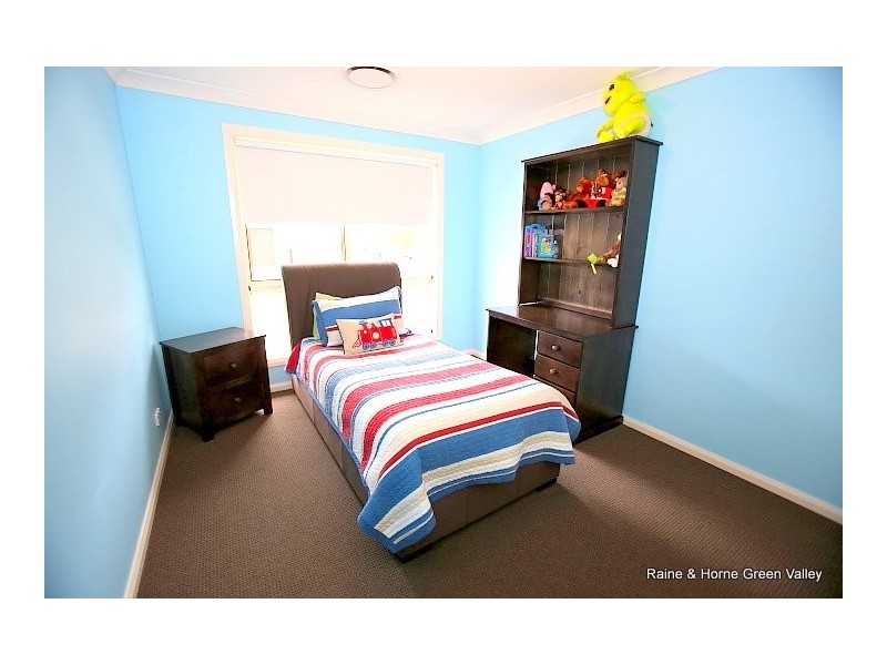 24 Bird Walton Avenue, Middleton Grange NSW 2171