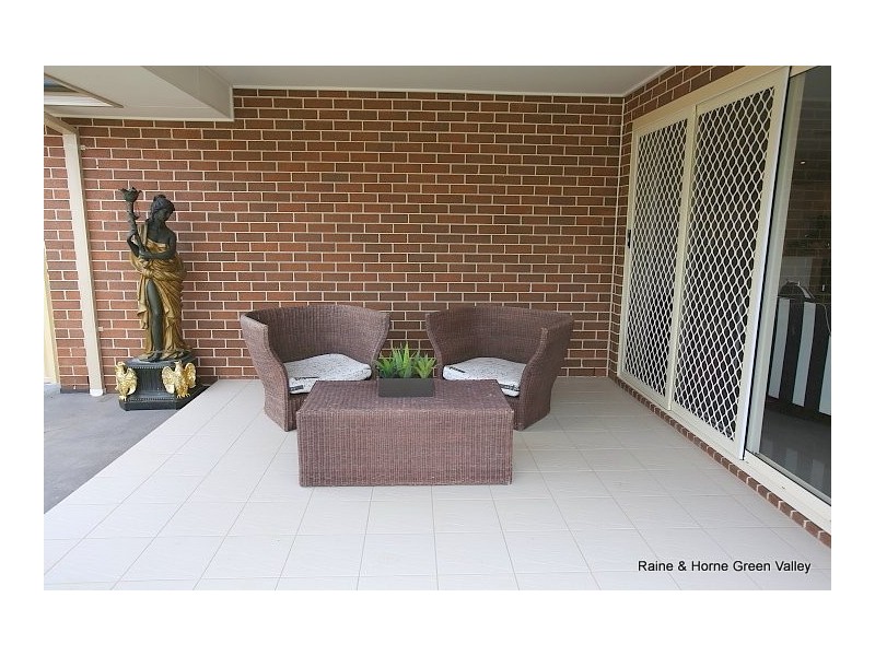 24 Bird Walton Avenue, Middleton Grange NSW 2171