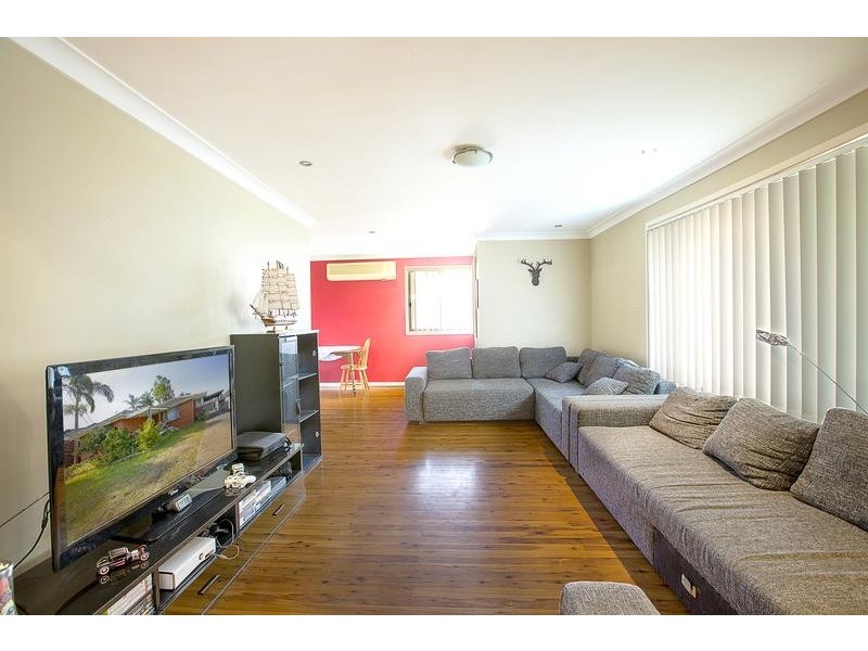 15 Harrow Road, Cambridge Park NSW 2747