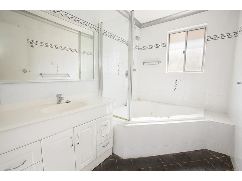 15 Harrow Road, Cambridge Park NSW 2747