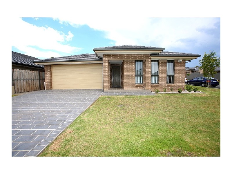 8 Hargrave Avenue, Middleton Grange NSW 2171