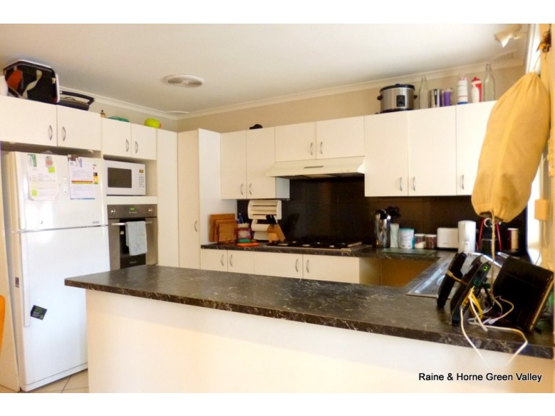 8 Rundle Road, Green Valley NSW 2168