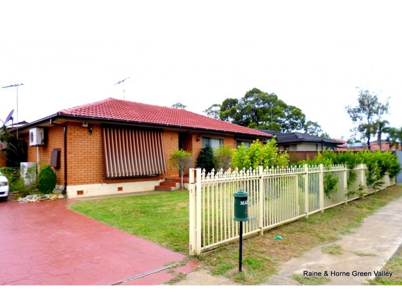 8 Rundle Road, Green Valley NSW 2168