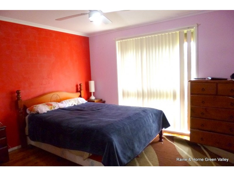 8 Rundle Road, Green Valley NSW 2168