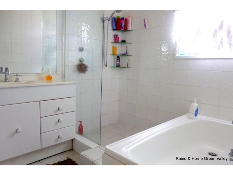 8 Rundle Road, Green Valley NSW 2168