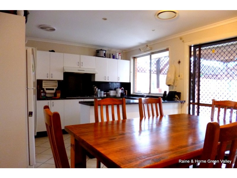 8 Rundle Road, Green Valley NSW 2168