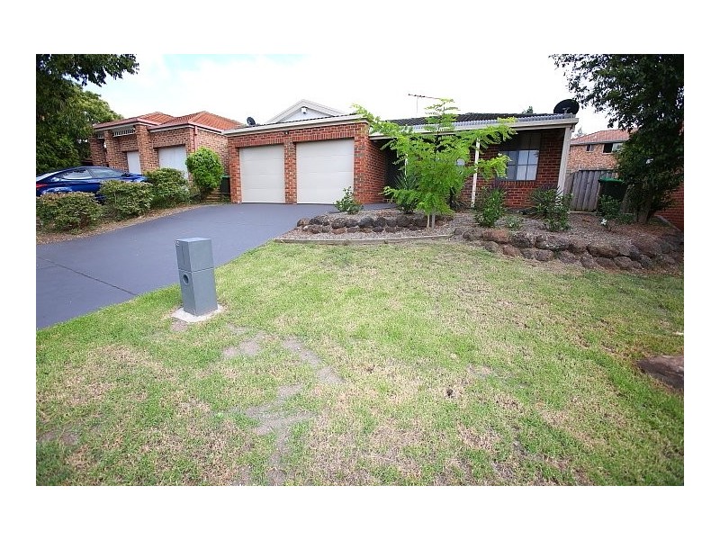 12 Gladstone Close, West Hoxton NSW 2171