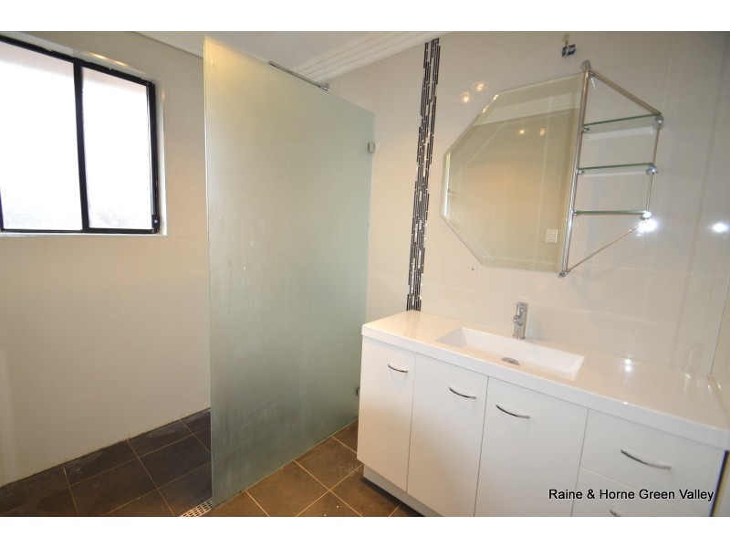 17 Taminga Road, Green Valley NSW 2168