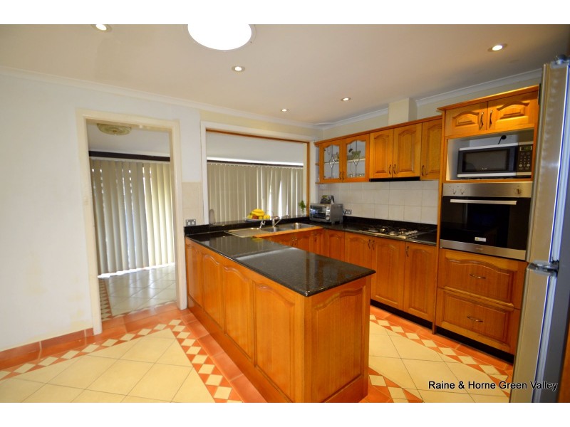 17 Taminga Road, Green Valley NSW 2168