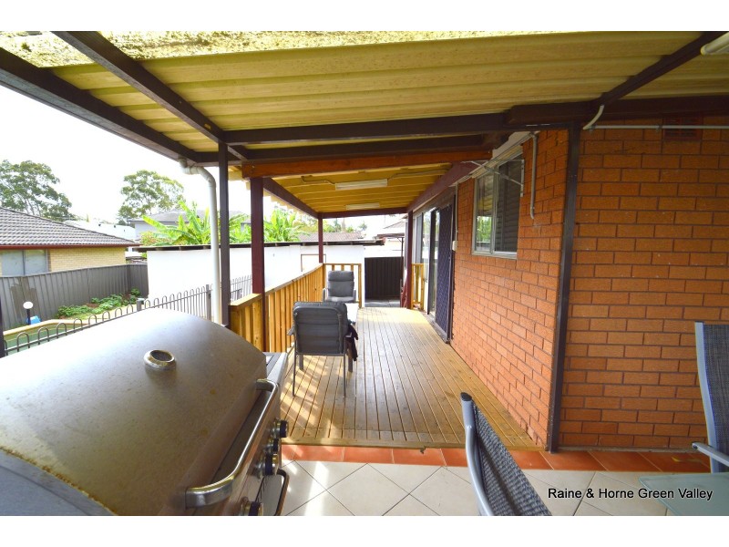 17 Taminga Road, Green Valley NSW 2168