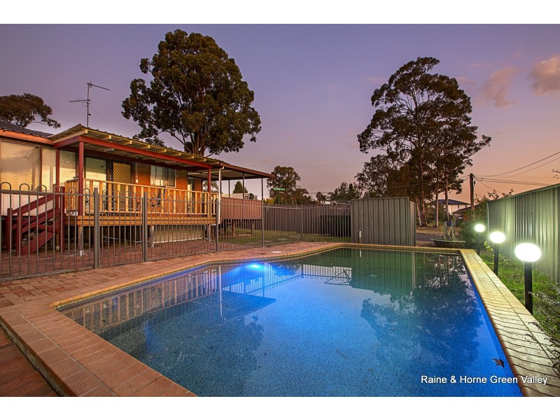 17 Taminga Road, Green Valley NSW 2168