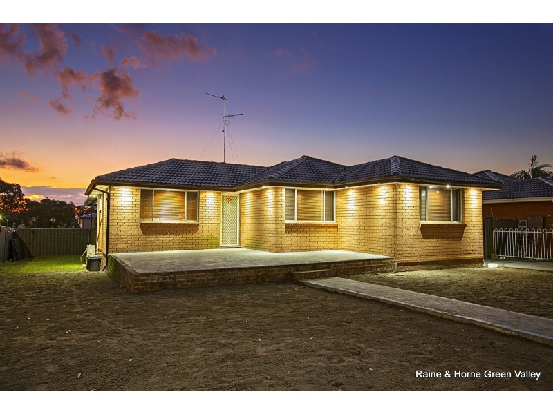 17 Taminga Road, Green Valley NSW 2168