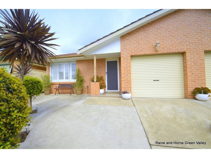 7B Lorikeet Place, Green Valley NSW 2168
