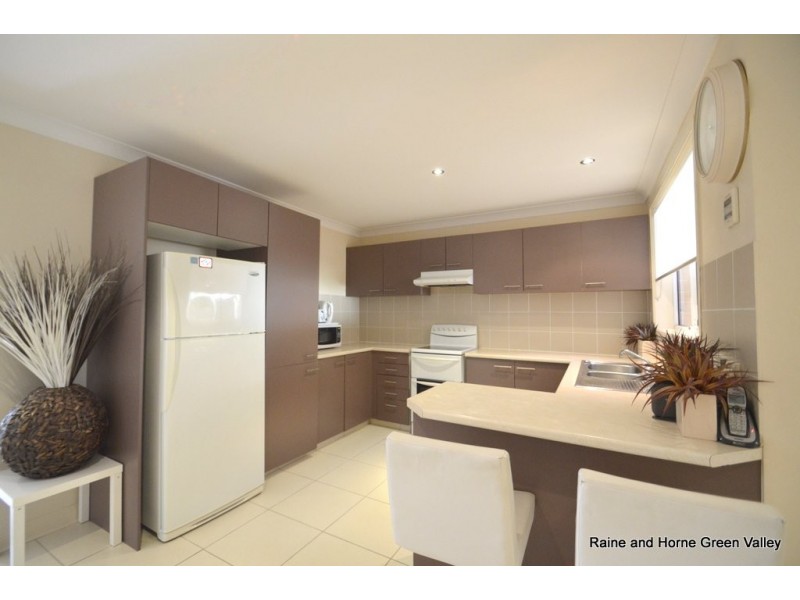 7B Lorikeet Place, Green Valley NSW 2168