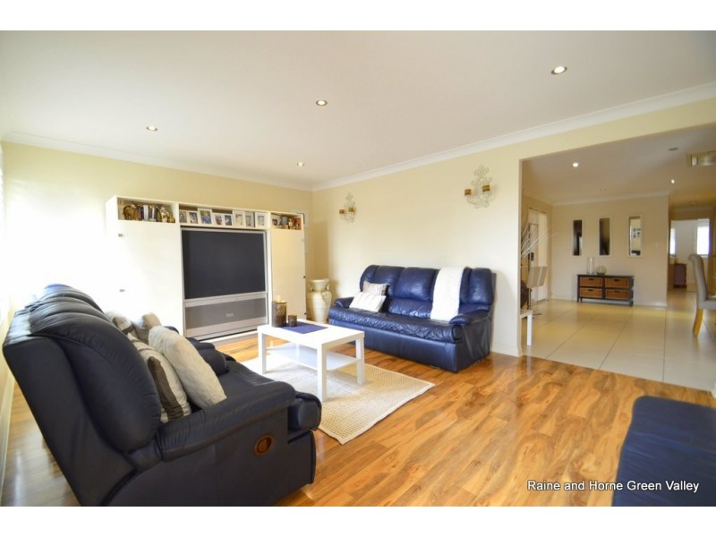 7B Lorikeet Place, Green Valley NSW 2168