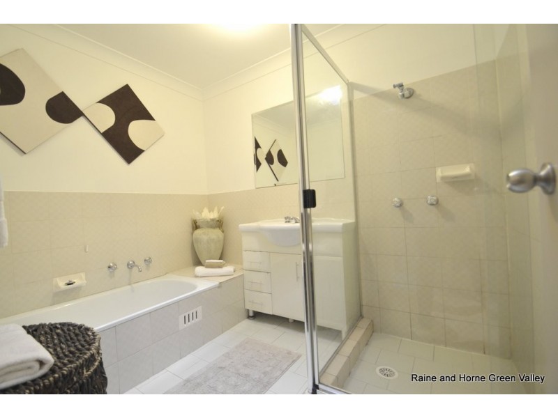 7B Lorikeet Place, Green Valley NSW 2168