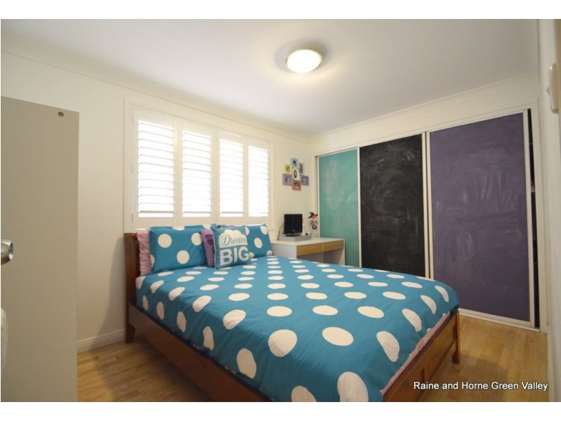 7B Lorikeet Place, Green Valley NSW 2168