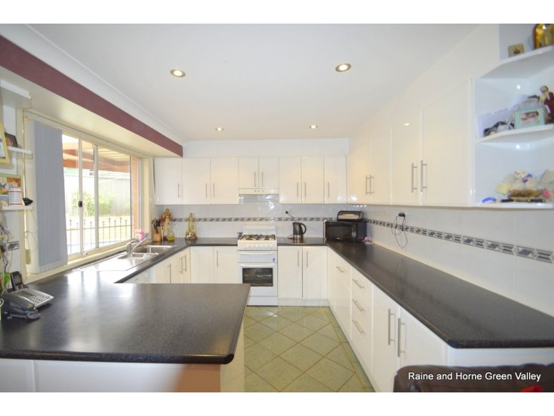 6 Kingfisher Avenue, Hinchinbrook NSW 2168