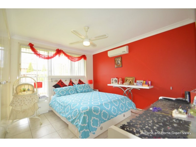 6 Kingfisher Avenue, Hinchinbrook NSW 2168