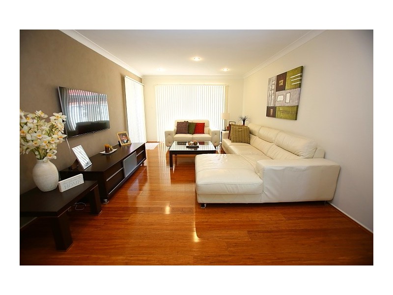 8 Gould Street, West Hoxton NSW 2171