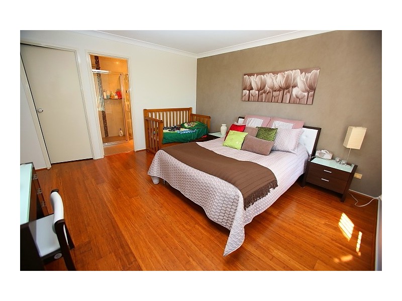 8 Gould Street, West Hoxton NSW 2171