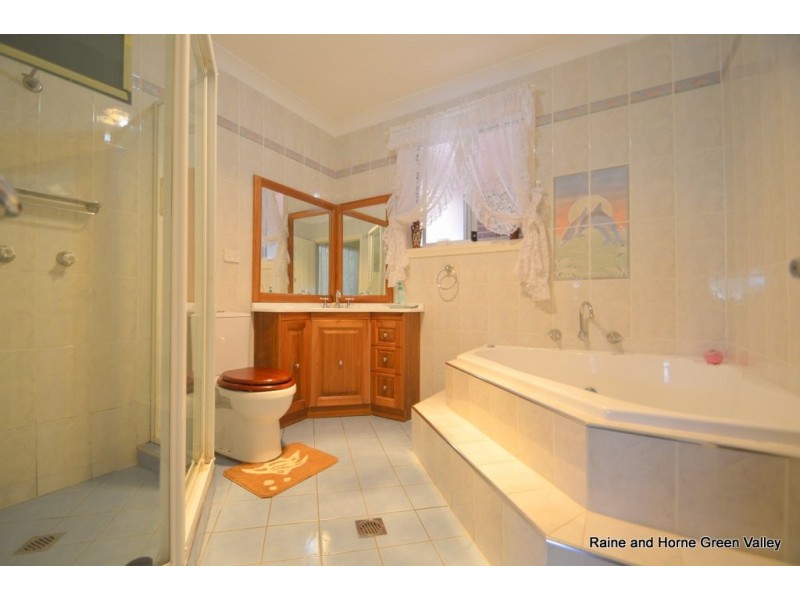 49 Finisterre Avenue, Whalan NSW 2770