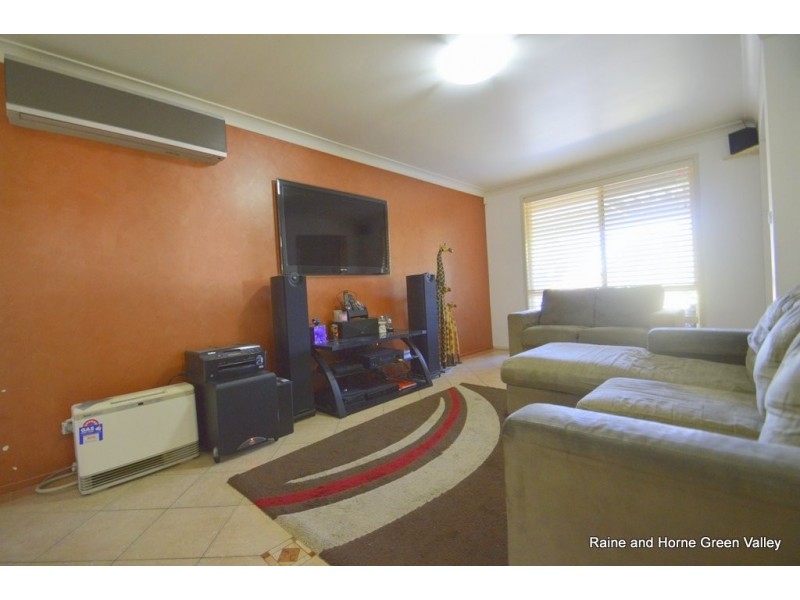 22 Bluff Street, Green Valley NSW 2168