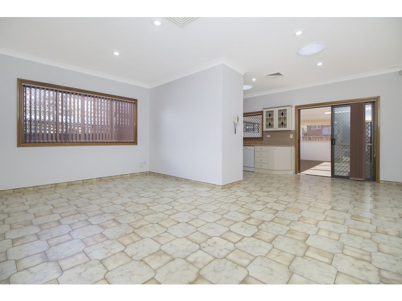 5 Busby Avenue, Edensor Park NSW 2176