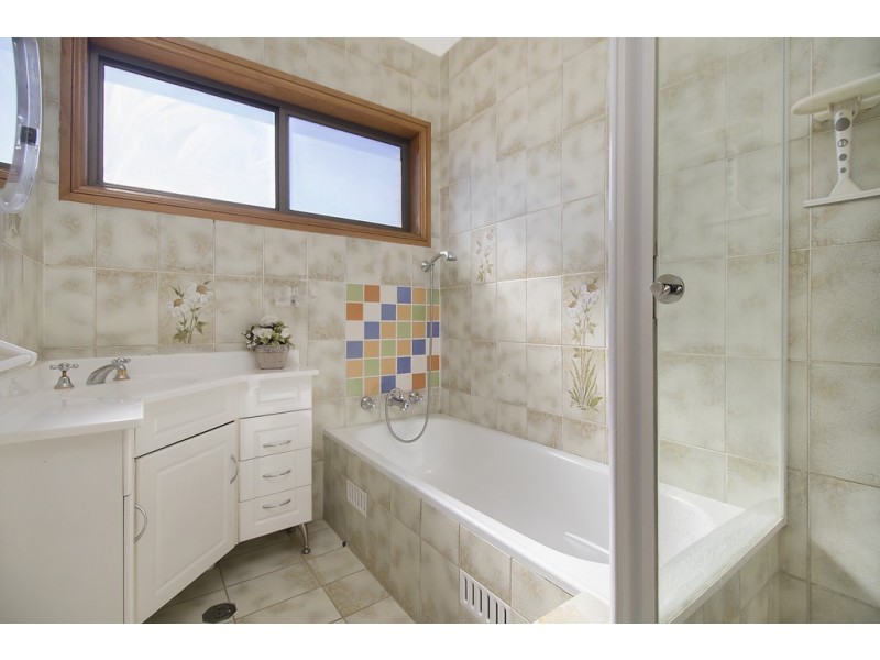 5 Busby Avenue, Edensor Park NSW 2176