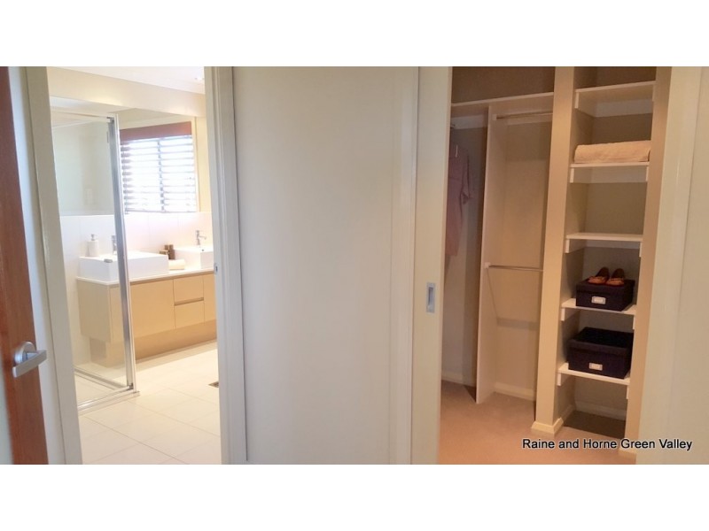 39 Moffatt Street, Oran Park NSW 2570