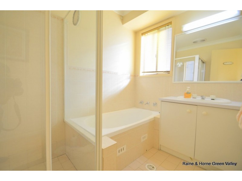 96 Cockatiel Circuit, Green Valley NSW 2168