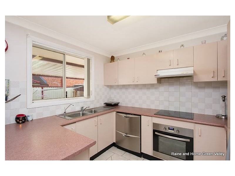 5/10 Peacock Close, Green Valley NSW 2168