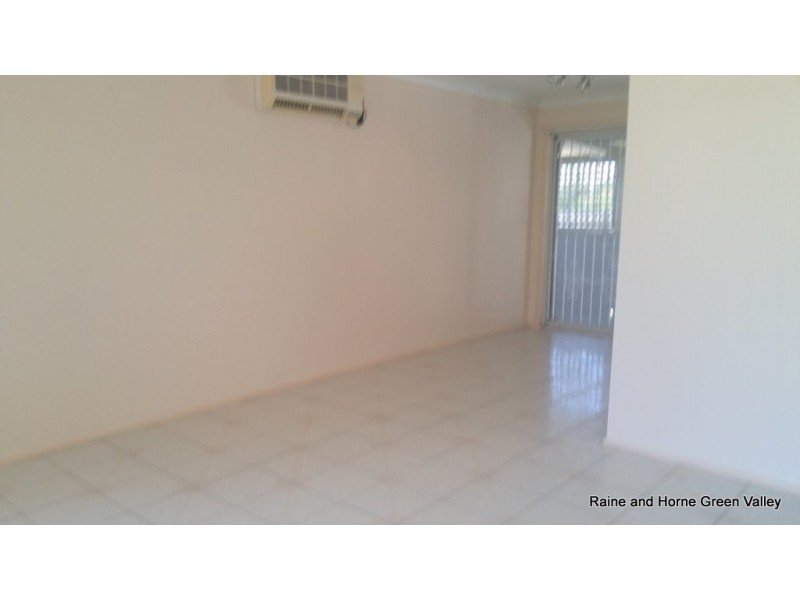 74 Currawong Street, Green Valley NSW 2168