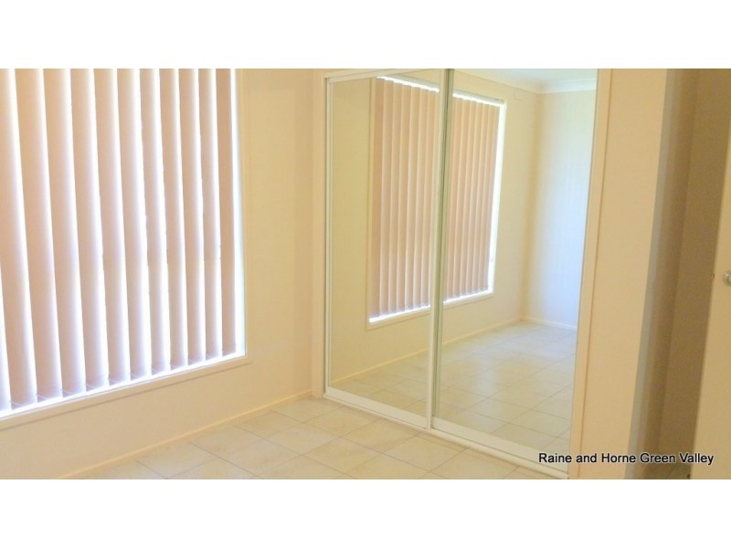 74 Currawong Street, Green Valley NSW 2168