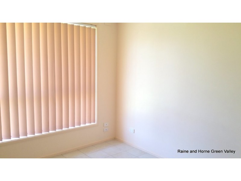 74 Currawong Street, Green Valley NSW 2168