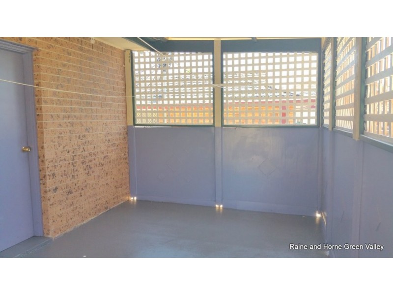 74 Currawong Street, Green Valley NSW 2168