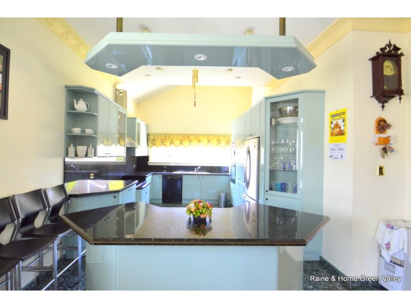 18 Rhys Place, Edensor Park NSW 2176