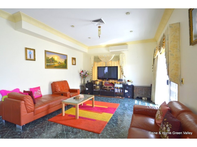 18 Rhys Place, Edensor Park NSW 2176