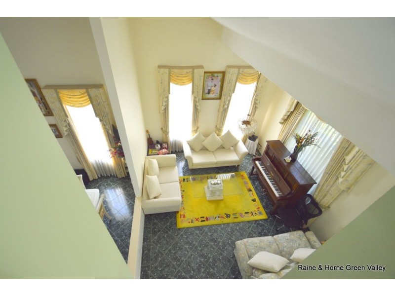 18 Rhys Place, Edensor Park NSW 2176