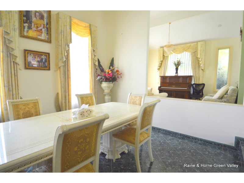 18 Rhys Place, Edensor Park NSW 2176