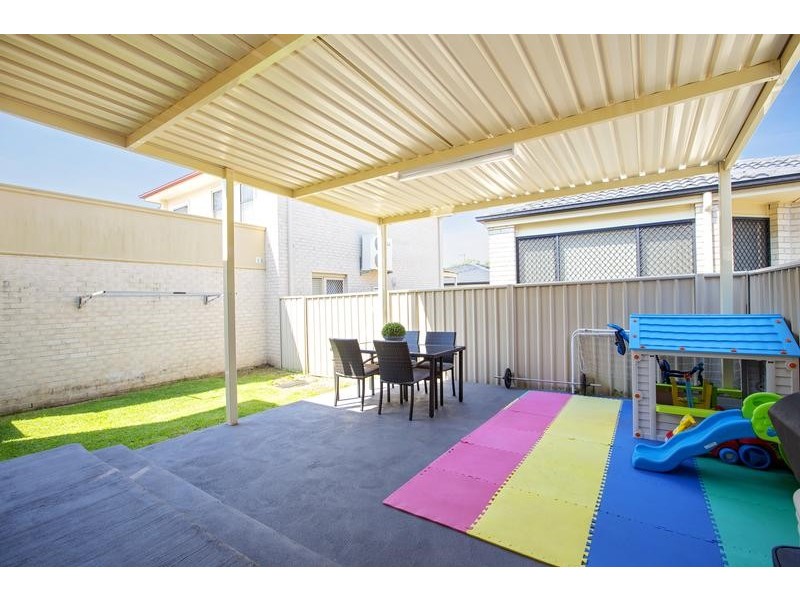 9/6 Bangalow Place, Hoxton Park NSW 2171