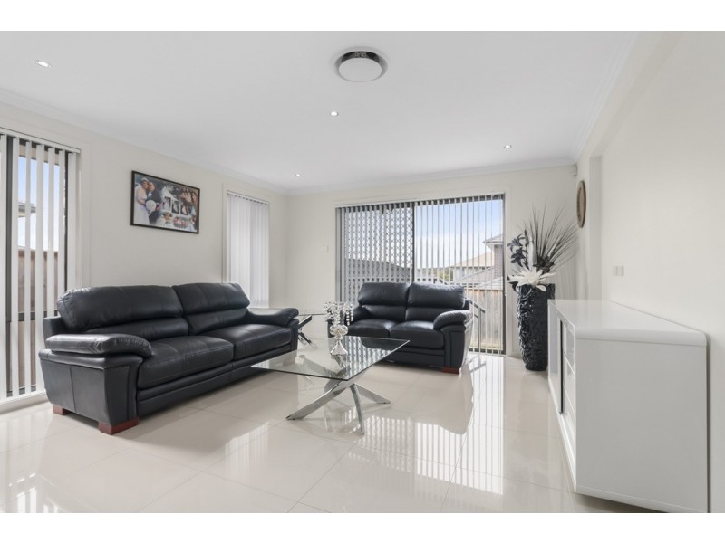 21 Stanley Avenue, Middleton Grange NSW 2171