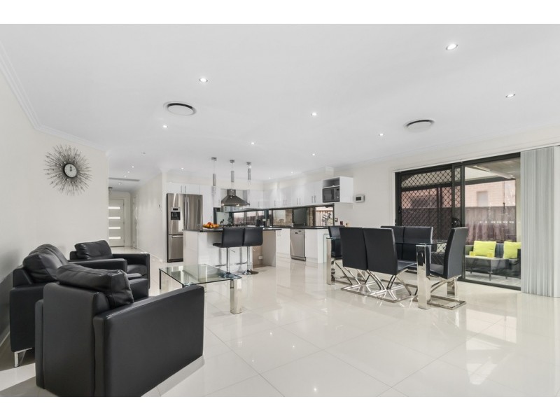 21 Stanley Avenue, Middleton Grange NSW 2171